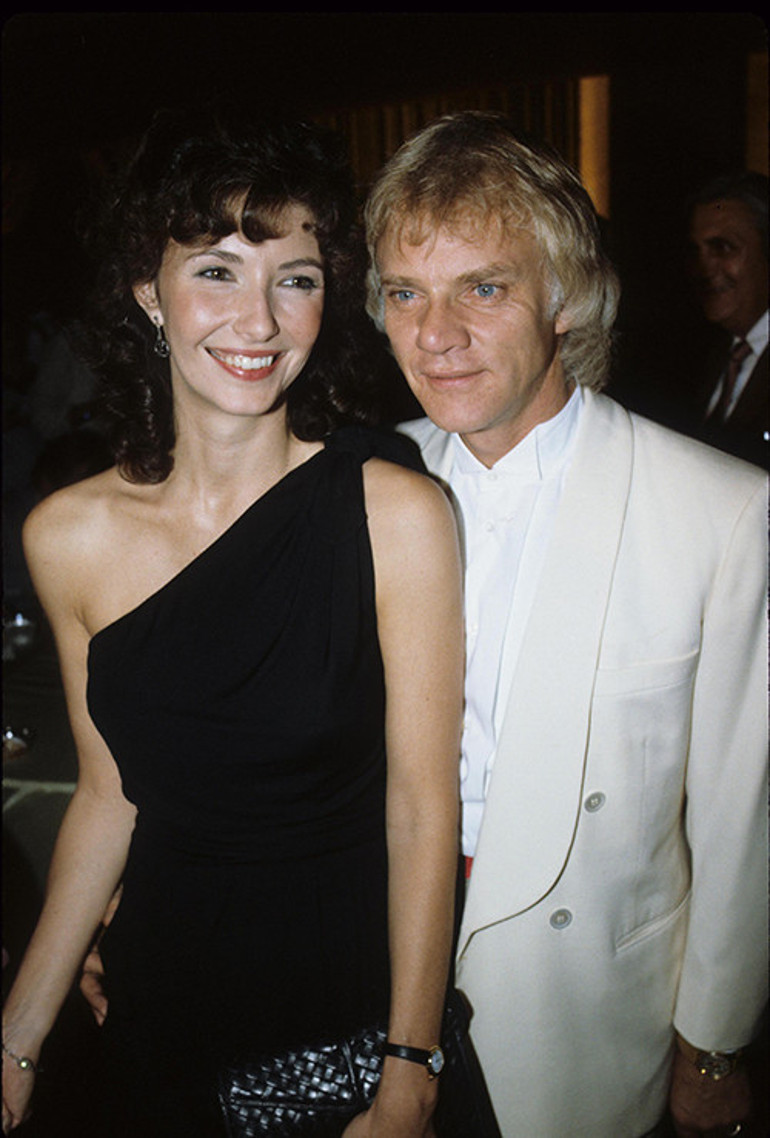 Evlendiği gün masal gibi gelin olmuştu: Ünlü çiften ilk bebek sürprizi