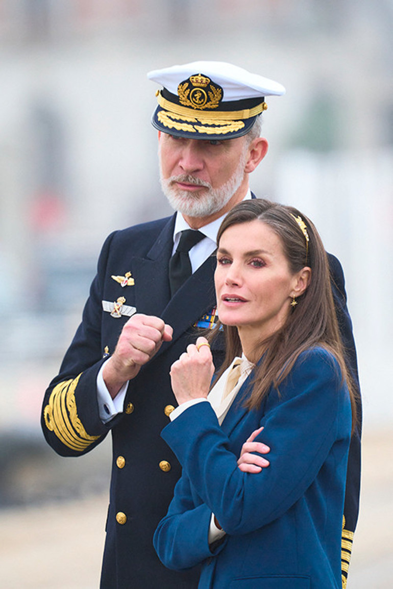 Bu kız yarın bizi yönetecek demediler... Burada babasının sözü geçmiyor... Bezi verip temizlik bile yaptırdılar