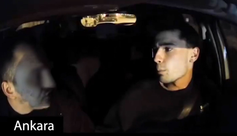 Görüntüler büyük tepki çekmişti... Müşteri kılığına girip Martı Tag sürücüsünü alıkoydu Arabayı durdur ve in. Önünü kesecekler dur