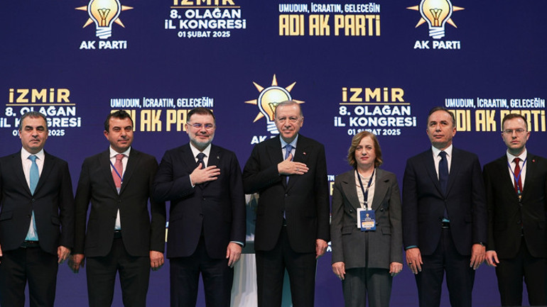 Cumhurbaşkanı Erdoğan: İzmirdeki kötü gidişatı değiştirmek boynumuzun borcu