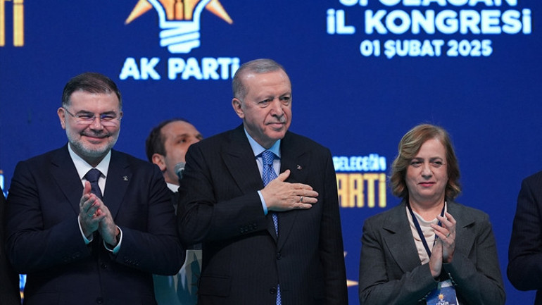 Cumhurbaşkanı Erdoğan: İzmirdeki kötü gidişatı değiştirmek boynumuzun borcu