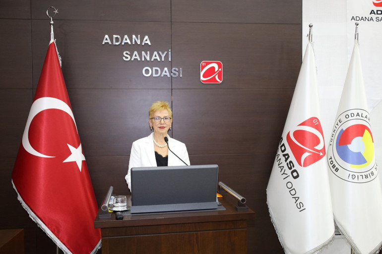 İŞKAD’ın paneli, Türk iş dünyasını Adana’da bir araya getirdi