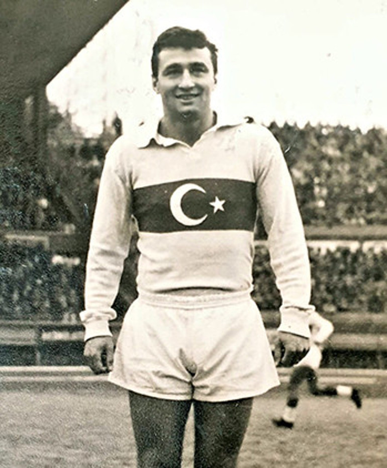 Fenerbahçe efsanesi Ogün Altıparmak hayatını kaybetti