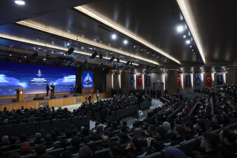 Özdemir Bayraktar ödülleri sahiplerini buldu