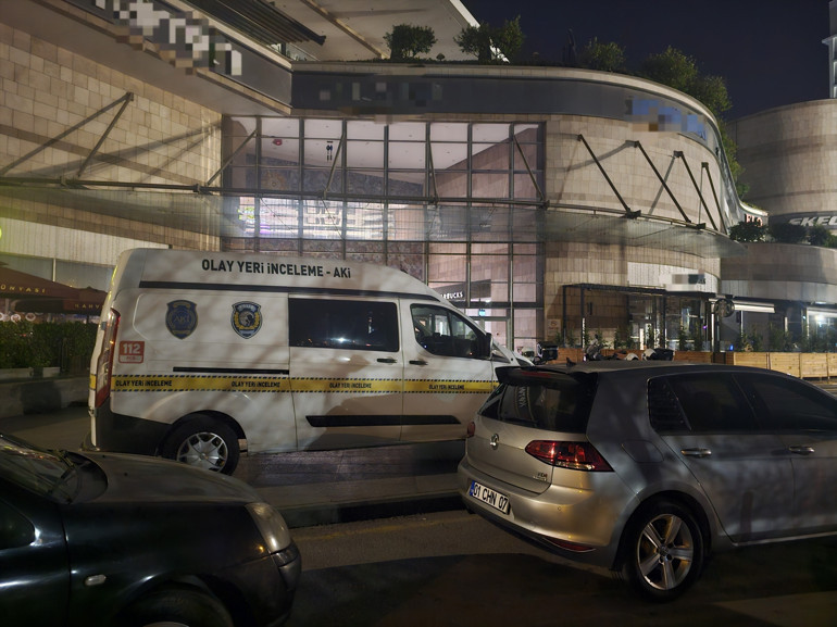 Akılalmaz olay Kapalı AVMdeki kuyumcuyu soydu: 10 milyon TL değerindeki altınlarda kayıplara karıştı