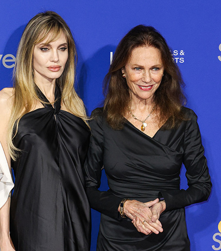 Ünlü oyuncu tacizden yakınan meslektaşlarına seslendi: Ne giydiğinize dikkat etmezseniz böyle olur tabii