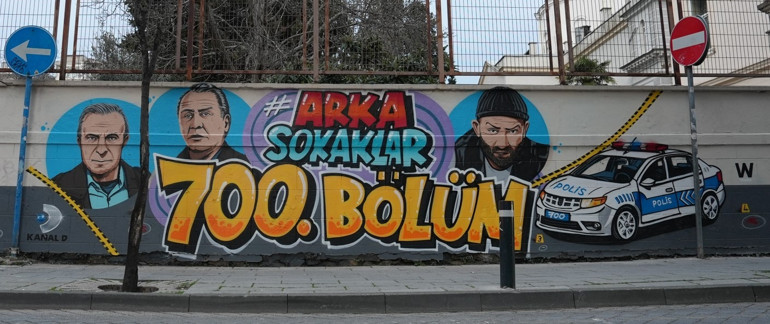 Adını duvarlara yazdım 700 bölümlük efsane böyle resmedildi...