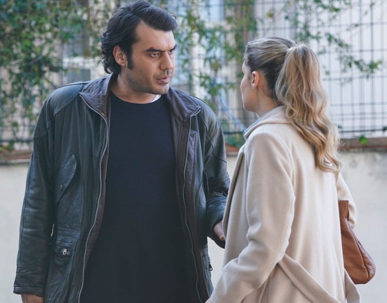 Nedir bu kız çocuğu meselesi Hasan ile Vahidenin bir kızı mı var