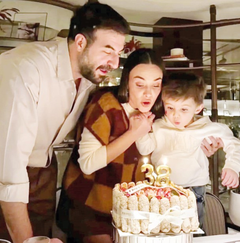 1.5 aydır birlikteler.... Sürpriz aşk