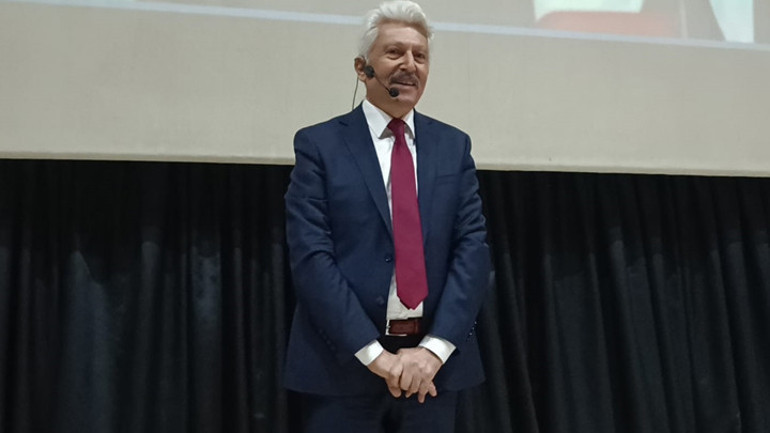 Ege Denizinde depremler sürüyor Prof. Dr. Pampal: Volkanik faaliyeti haber veren depremler diyebiliriz