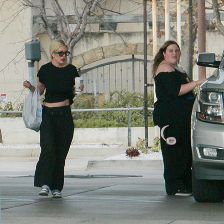 Kocasından boşandıktan sonra Beş çocukla beni kim ister diyordu... Ortanca kızı bile çoktan boyunu geçti