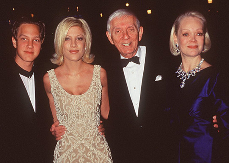 Kocasından boşandıktan sonra Beş çocukla beni kim ister diyordu... Ortanca kızı bile çoktan boyunu geçti