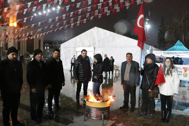 6 Şubat depremlerinin hüzünlü yıl dönümü... Hayatını kaybedenler için anma törenleri gerçekleştirildi