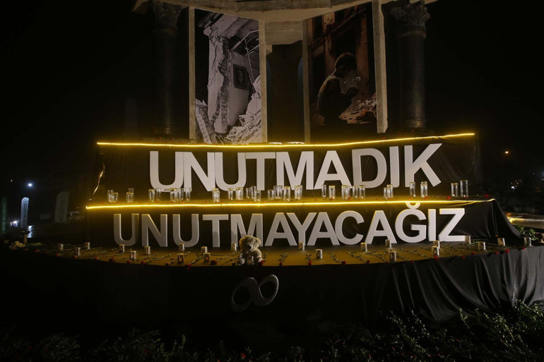 6 Şubat depremlerinin hüzünlü yıl dönümü... Hayatını kaybedenler için anma törenleri gerçekleştirildi