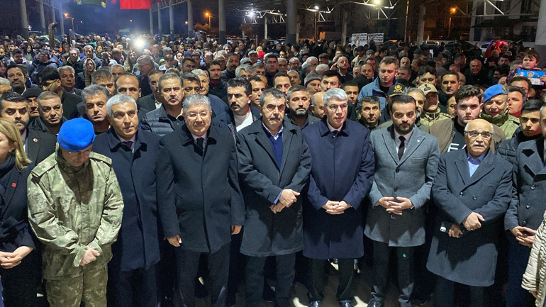 6 Şubat depremlerinin hüzünlü yıl dönümü... Hayatını kaybedenler için anma törenleri gerçekleştirildi