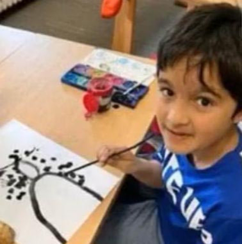 Uyda akam va singlim bilan jinsiy aloqa