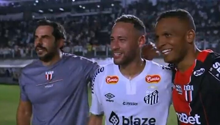 Yetiştiği takıma geri dönen Neymar, ilk maçında neye uğradığını şaşırdı