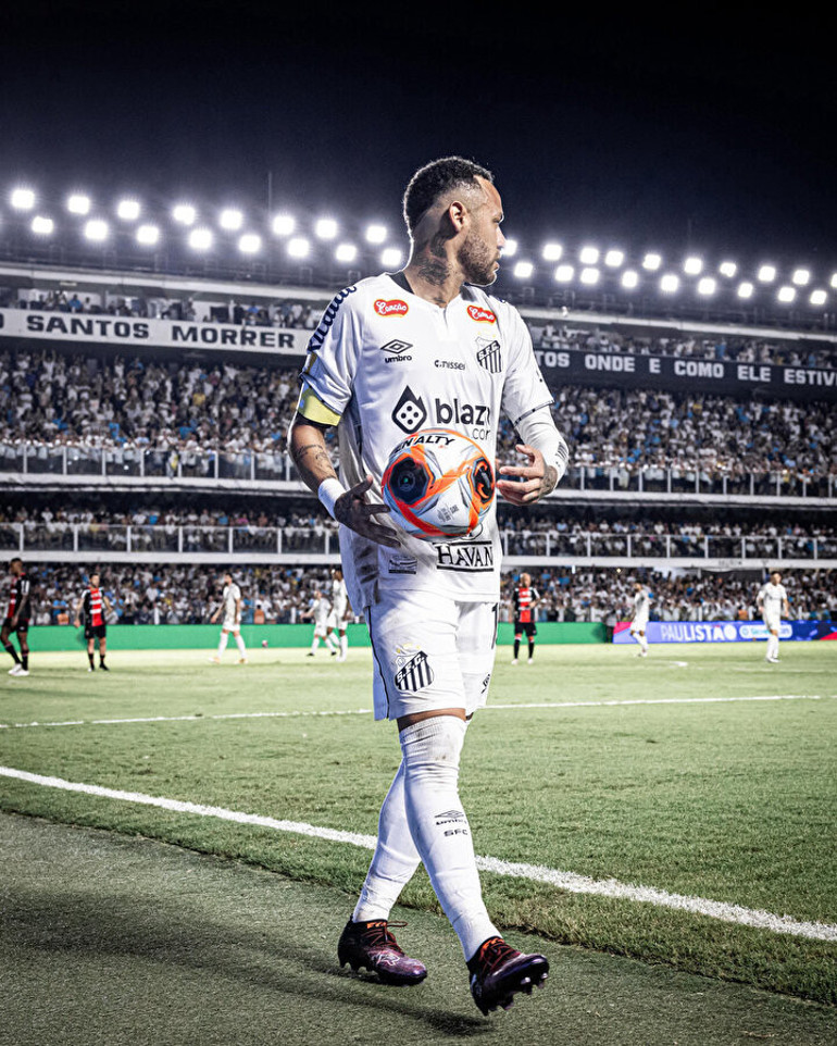 Yetiştiği takıma geri dönen Neymar, ilk maçında neye uğradığını şaşırdı