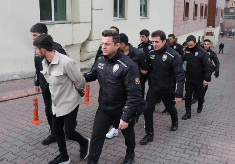 Yılanlar grubuna operasyon: 22 şüpheli gözaltına alındı, 9u tutuklandı