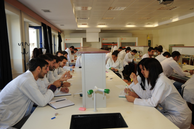 Üniversiteler harı harıl çalışıyor... Deprem bölgesinde 1 yılda 11 bin yayın yaptılar çok sayıda patent aldılar