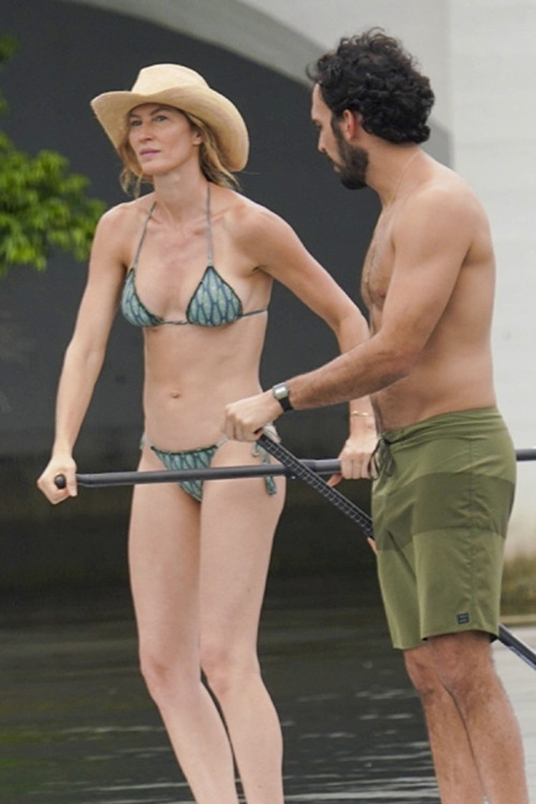 44 yaşında anne oldu, bebeğine isim seçerken eski kocasına selam yolladı