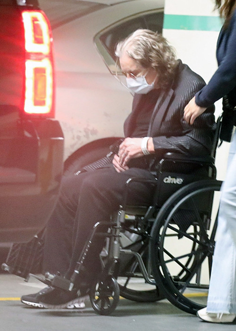 Sahneye çıktığında yerinde duramazdı... Şimdi bakıma muhtaç hale geldi... Ünlü şarkıcı artık son vedaya hazır