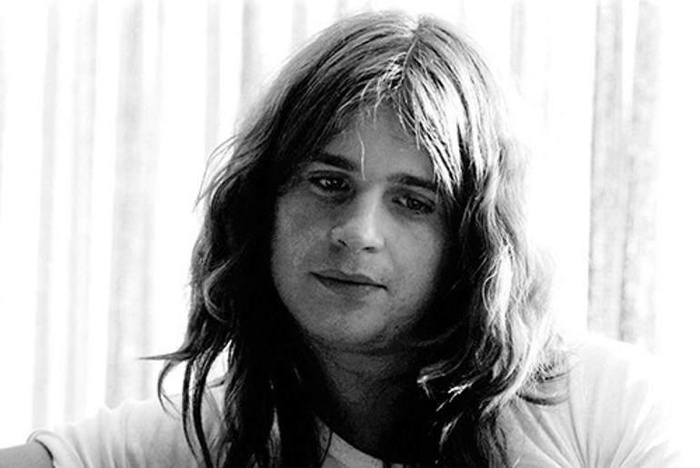 Sahneye çıktığında yerinde duramazdı... Şimdi bakıma muhtaç hale geldi... Ünlü şarkıcı artık son vedaya hazır