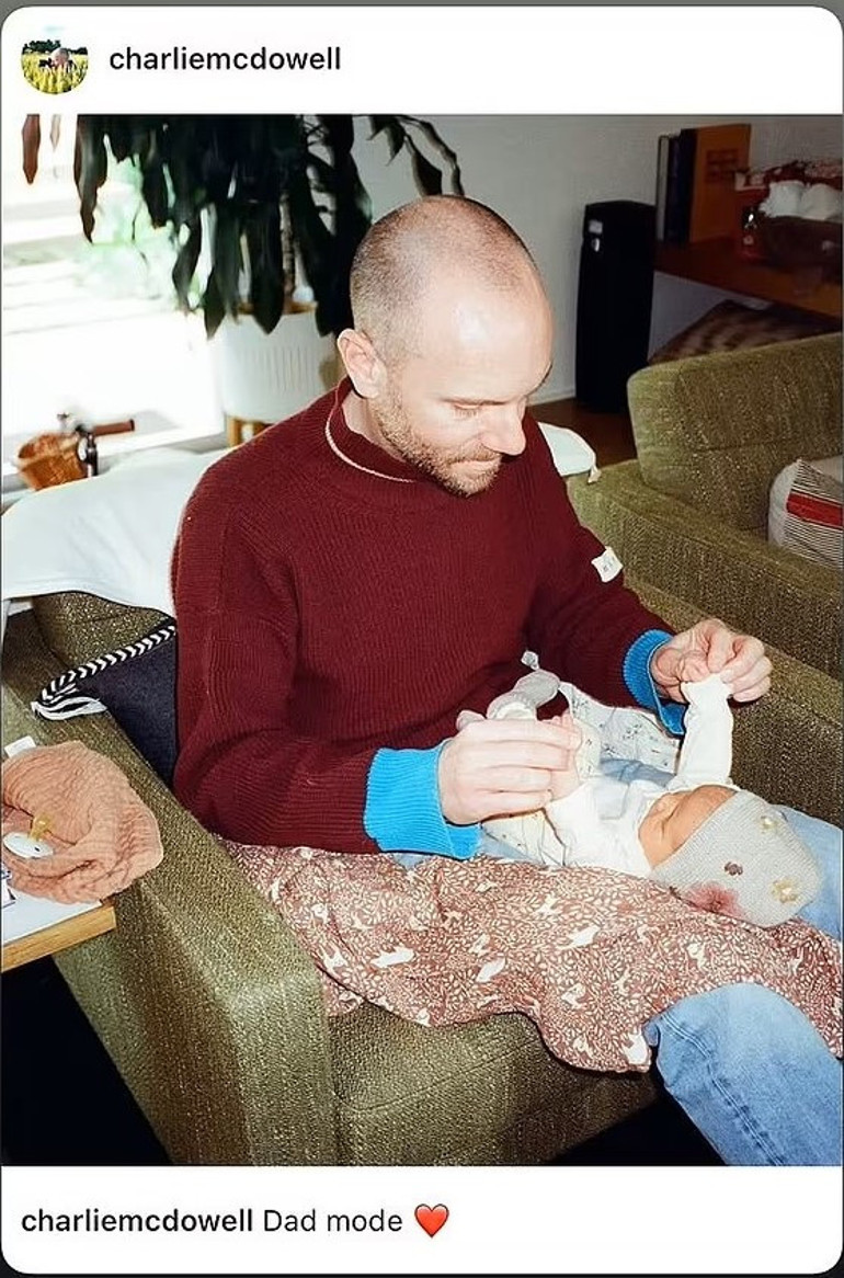 Kızına kavuştu ama annelik sevinci yarım kaldı: Sen o bebeği neden kendin doğurmadın