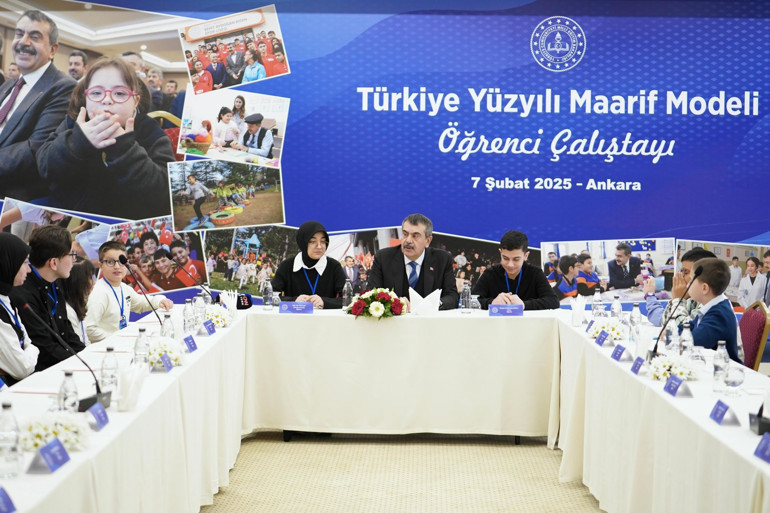 Müfredat için öğrenci çalıştayı yapıldı