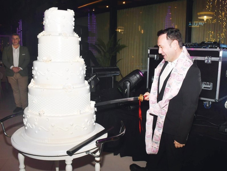 Doğum gününde evlilik provası