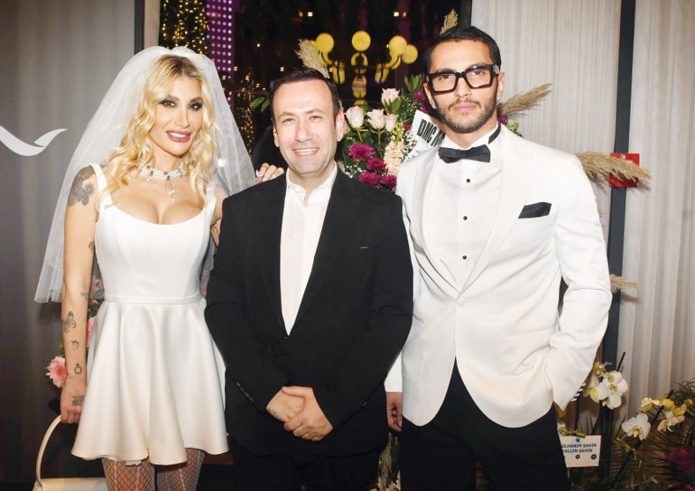 Doğum gününde evlilik provası