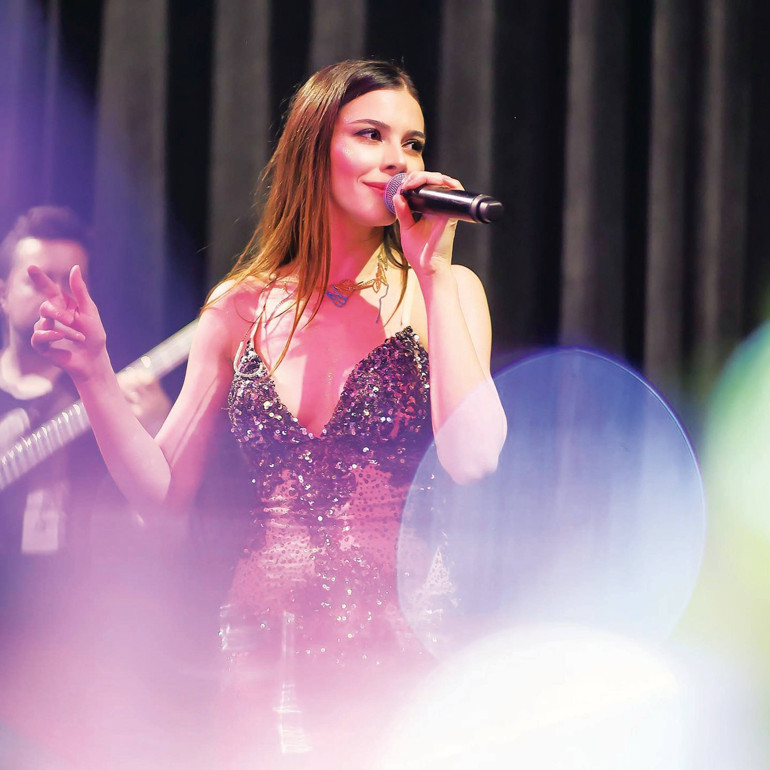 Seven sevdiğiyle kutlasın