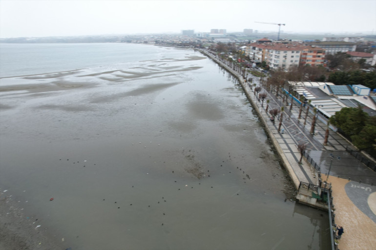İzmir, Muğla ve Silivride tedirgin eden görüntü Tsunami ve depremle ilgisi var mı Uzman isim yanıtladı