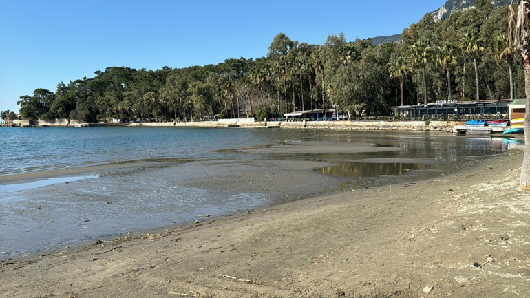 İzmir, Muğla ve Silivride tedirgin eden görüntü Tsunami ve depremle ilgisi var mı Uzman isim yanıtladı