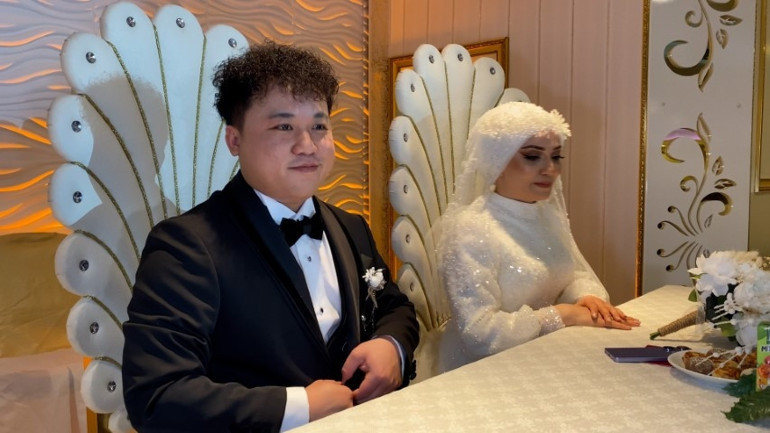 5 bin kilometre uzaktan gelen aşk: Müslüman olup Taha ismini alarak Neslihan ile evlendi