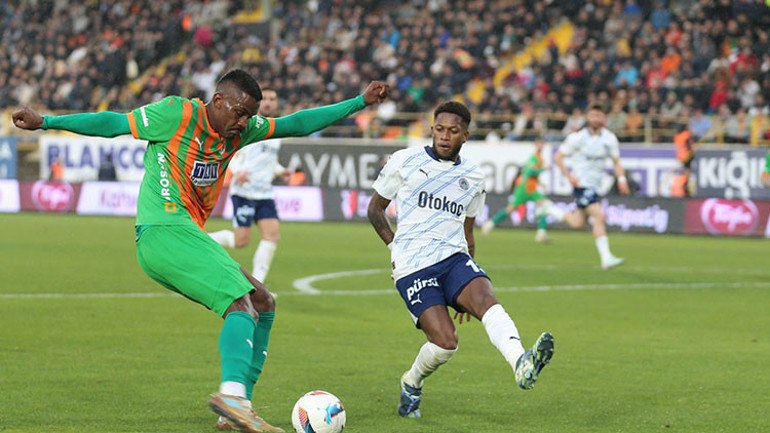 Penaltı yorum ama kırmızı es geçilmemeliydi