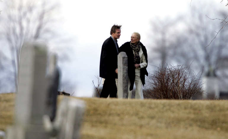 Biz ölsek de aşkımız yaşar O korkunç kaza sevdiği kadını elinden almıştı… Kalbi bir daha hiç öyle çarpmadı