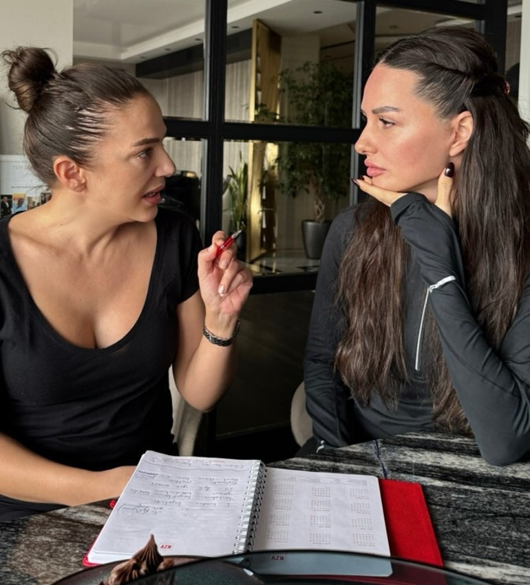 Asmalı Konak oyuncuları çeyrek asır sonra buluştu: Zamanı büktük