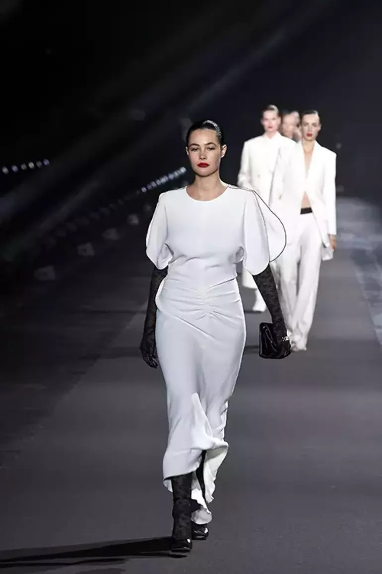 Onu da kendi gibi model yapmıştı… Anne kız değil abla kardeş gibiler