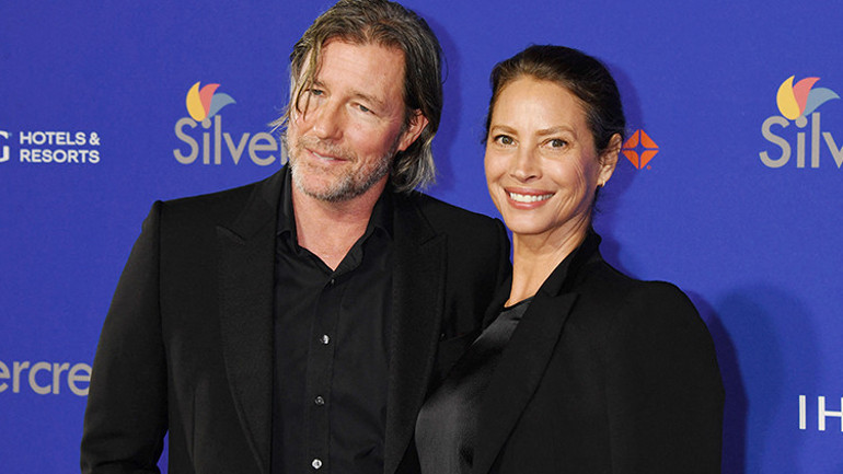 Onu da kendi gibi model yapmıştı… Anne kız değil abla kardeş gibiler