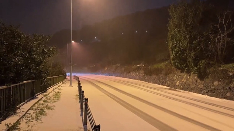 İstanbul Valiliği uyarmıştı: Anadolu Yakasında kar yağışı etkili oluyor