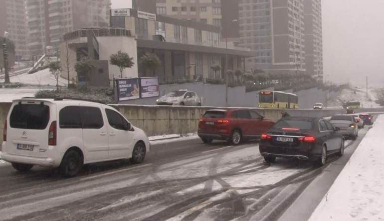 SON DAKİKA... İstanbul Valiliği duyurdu İstanbulda okullar tatil