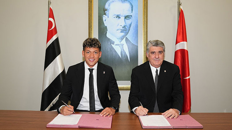Beşiktaş Elan Ricardo transferini resmen açıkladı