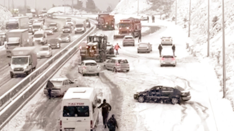 İstanbul beyaza büründü
