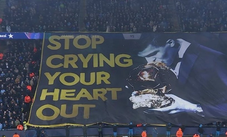 Şampiyonlar Liginde geceye damga vuran Ağlamayı bırak pankartı Real Madrid, Manchester Cityi uzatmalarda yıktı