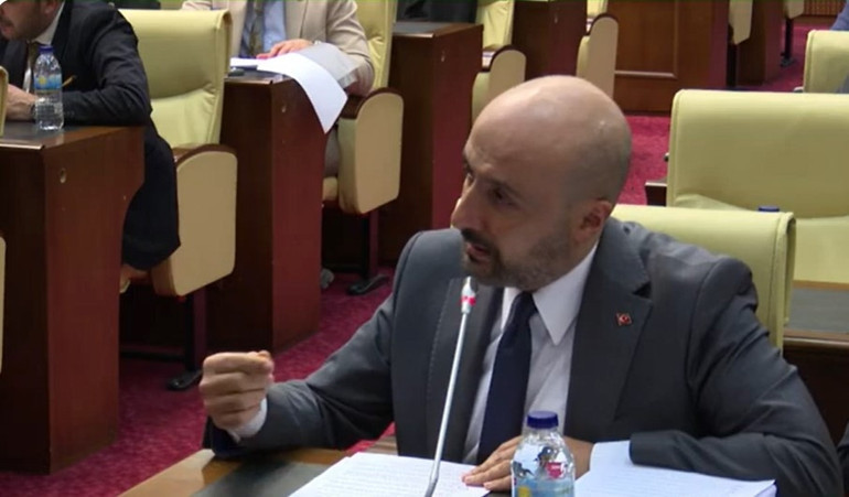 AK Parti’den peyzaj sorusu... ‘Kuru peyzaja geçildiyse 1 milyarlık bitki niye alındı’