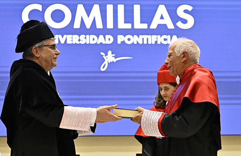 ‘AB, Trump’a teslim olamaz’