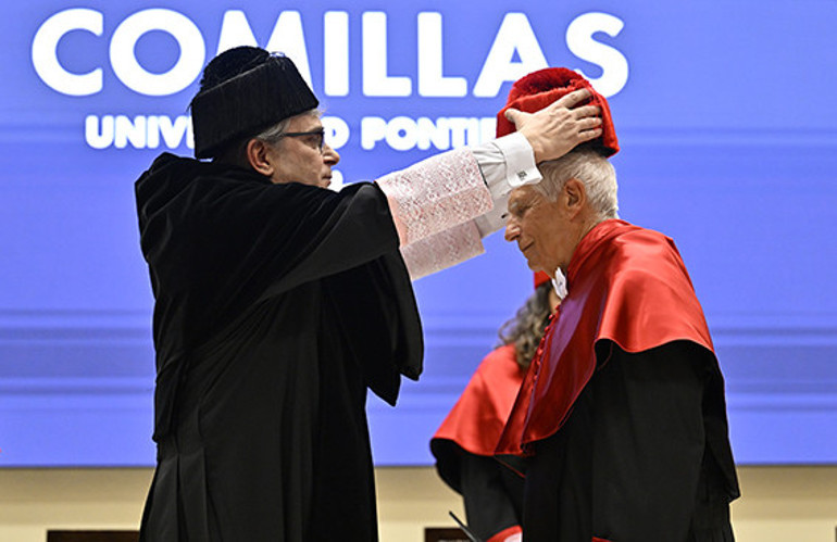 ‘AB, Trump’a teslim olamaz’