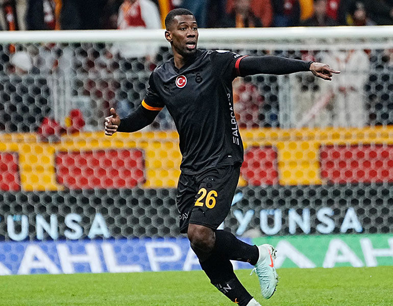 Galatasarayın yeni transferine çarpıcı yorum: Taraftarlar boyundan şüphe etmesin | 8 milyon euro pahalı mı geliyor