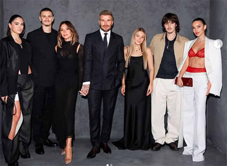 Bakmayın genç kız gibi göründüğüne... Bir değil üç kez kaynana